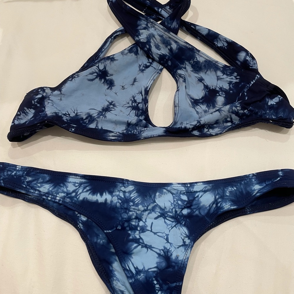 Frankie’s Bikinis Tie Dye